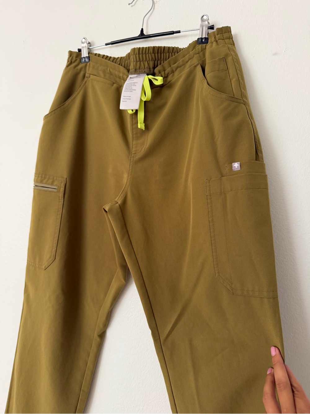 FIGS Olive Green Seasonal Scrub Pants – Medium Regular